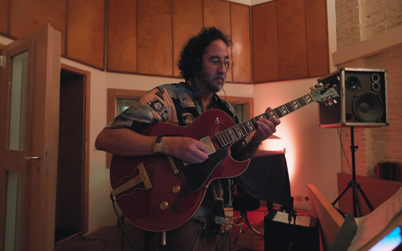 Nicolás Delgado en su estudio